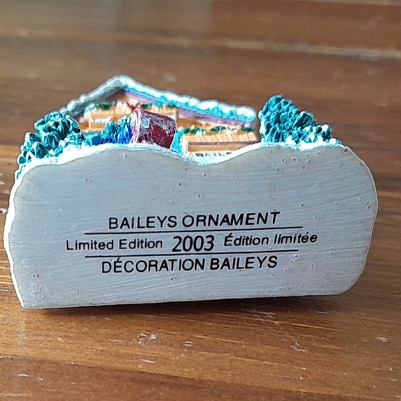 Vintage 2003 Baileys hand-painted Village Limited Edition - Picture 2 of 2